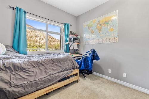 204-2523 Shannon View Drive, West Kelowna, BC - Indoor Photo Showing Bedroom