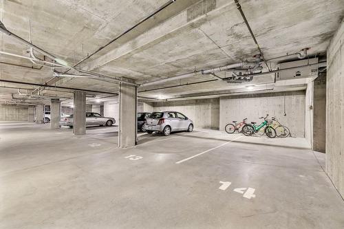 204-2523 Shannon View Drive, West Kelowna, BC - Indoor Photo Showing Garage