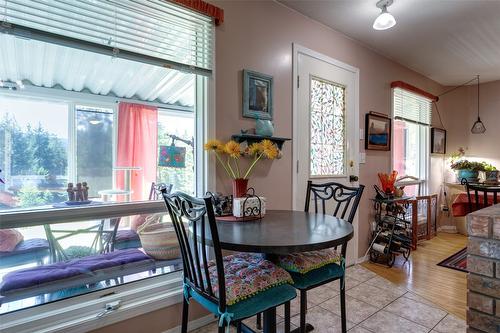 1845 Cardinal Creek Road, Kelowna, BC - Indoor Photo Showing Dining Room