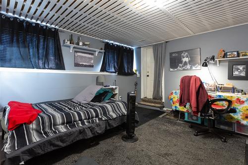 1845 Cardinal Creek Road, Kelowna, BC - Indoor Photo Showing Bedroom