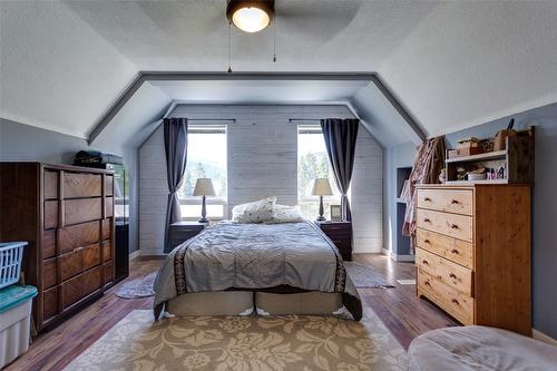 1845 Cardinal Creek Road, Kelowna, BC - Indoor Photo Showing Bedroom