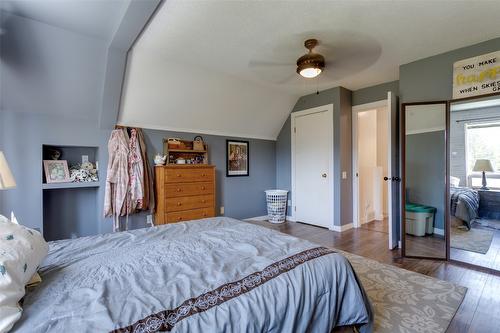 1845 Cardinal Creek Road, Kelowna, BC - Indoor Photo Showing Bedroom