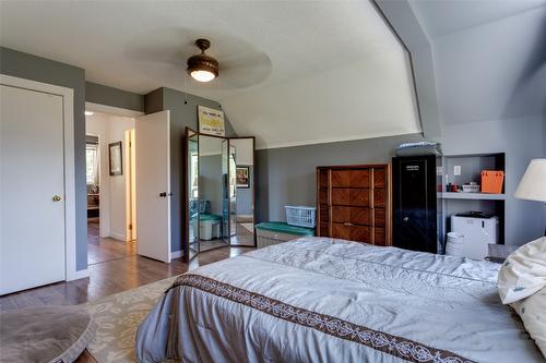 1845 Cardinal Creek Road, Kelowna, BC - Indoor Photo Showing Bedroom