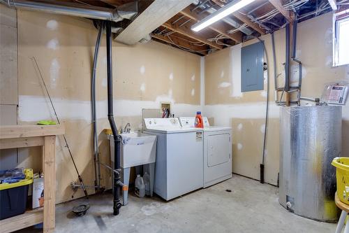 1845 Cardinal Creek Road, Kelowna, BC - Indoor Photo Showing Laundry Room