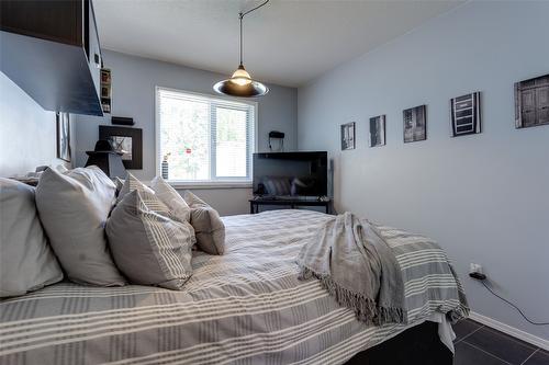 1845 Cardinal Creek Road, Kelowna, BC - Indoor Photo Showing Bedroom