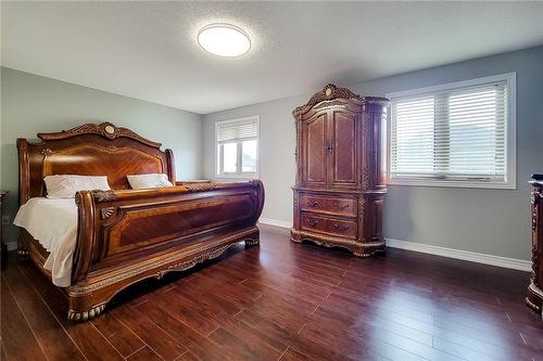 56 Bosworth Street, Hamilton, ON - Indoor Photo Showing Bedroom