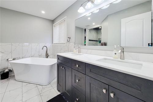 56 Bosworth Street, Hamilton, ON - Indoor Photo Showing Bathroom