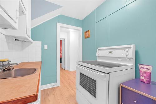 94 East 35Th Street, Hamilton, ON - Indoor Photo Showing Laundry Room