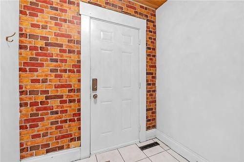 94 East 35Th Street, Hamilton, ON - Indoor Photo Showing Other Room