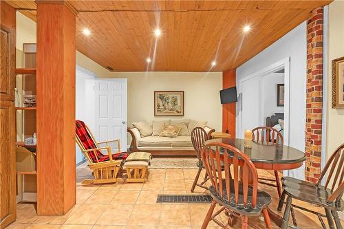 94 East 35Th Street, Hamilton, ON - Indoor Photo Showing Dining Room