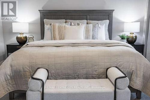 332 Chambers Place, London, ON - Indoor Photo Showing Bedroom