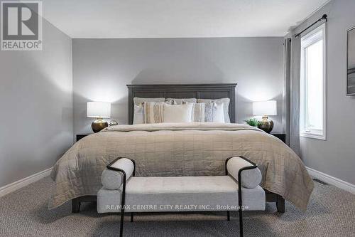 332 Chambers Place, London, ON - Indoor Photo Showing Bedroom