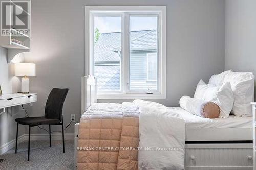 332 Chambers Place, London, ON - Indoor Photo Showing Bedroom