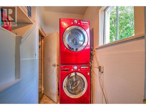 3405 33 Avenue, Vernon, BC - Indoor Photo Showing Laundry Room