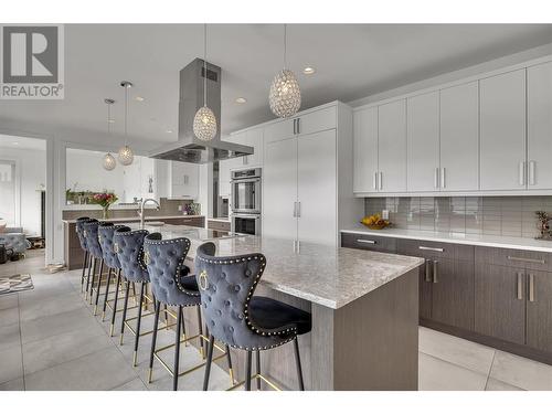 3514 Mckinley Beach Drive, Kelowna, BC - Indoor Photo Showing Kitchen With Upgraded Kitchen