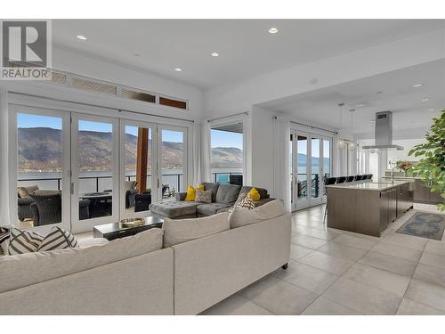 3514 Mckinley Beach Drive, Kelowna, BC - Indoor Photo Showing Living Room With Fireplace