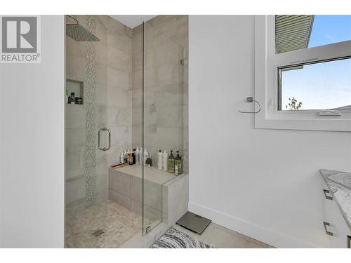 3514 Mckinley Beach Drive, Kelowna, BC - Indoor Photo Showing Bathroom