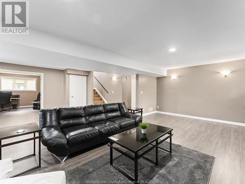 3699 Deerbrook Drive, Windsor, ON - Indoor Photo Showing Living Room