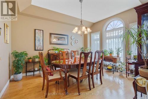 10 Buman Court, Barrie, ON - Indoor Photo Showing Dining Room