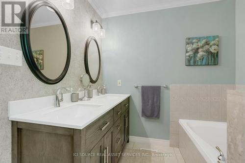 10 Buman Court, Barrie, ON - Indoor Photo Showing Bathroom