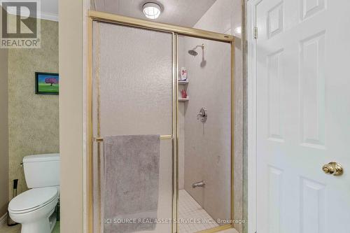 10 Buman Court, Barrie, ON - Indoor Photo Showing Bathroom