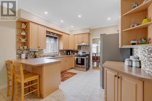 10 Buman Court, Barrie, ON - Indoor Photo Showing Kitchen