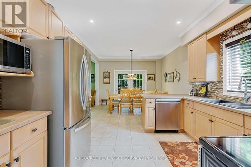 10 Buman Court, Barrie, ON - Indoor Photo Showing Kitchen With Double Sink