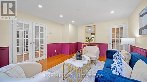 1681 Vaughan Drive, Caledon (Caledon Village), ON - Indoor Photo Showing Living Room