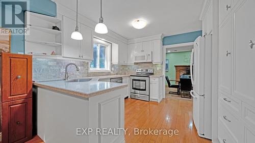 1681 Vaughan Drive, Caledon (Caledon Village), ON - Indoor Photo Showing Kitchen