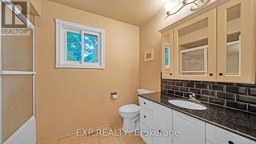 1681 Vaughan Drive, Caledon (Caledon Village), ON - Indoor Photo Showing Bathroom