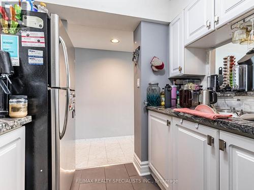 2010 - 3 Hickory Tree Road, Toronto W04, ON - Indoor Photo Showing Kitchen