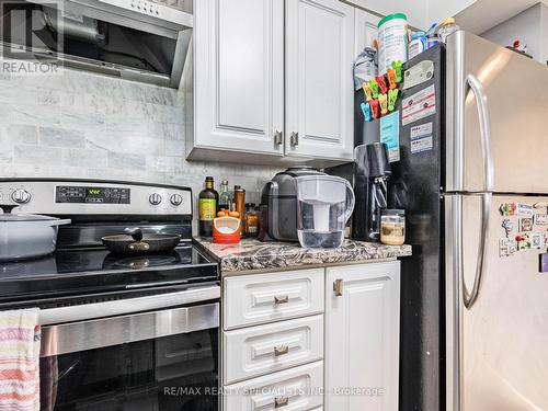 2010 - 3 Hickory Tree Road, Toronto W04, ON - Indoor Photo Showing Kitchen