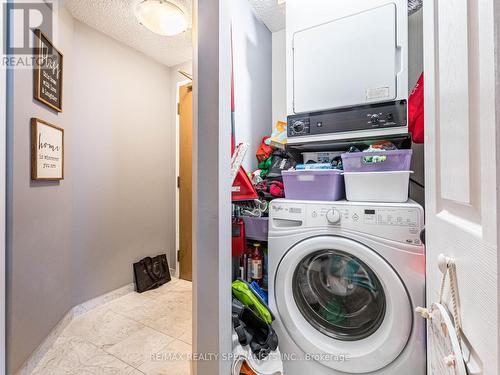 2010 - 3 Hickory Tree Road, Toronto W04, ON - Indoor Photo Showing Laundry Room