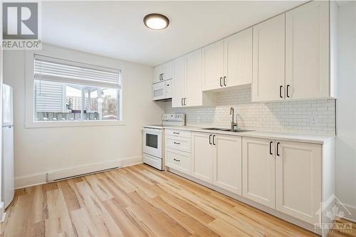 70 Cobourg Street, Ottawa, ON - Indoor Photo Showing Kitchen