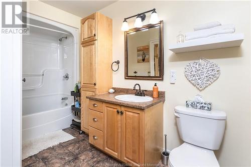 9 Village Lane, Moncton, NB - Indoor Photo Showing Bathroom