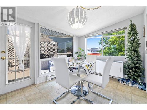 660 Sparrow Road, Kelowna, BC - Indoor Photo Showing Dining Room