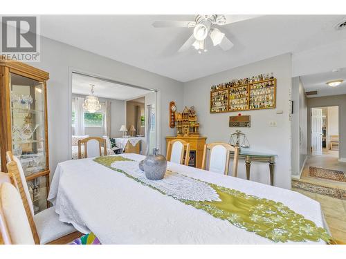 660 Sparrow Road, Kelowna, BC - Indoor Photo Showing Dining Room