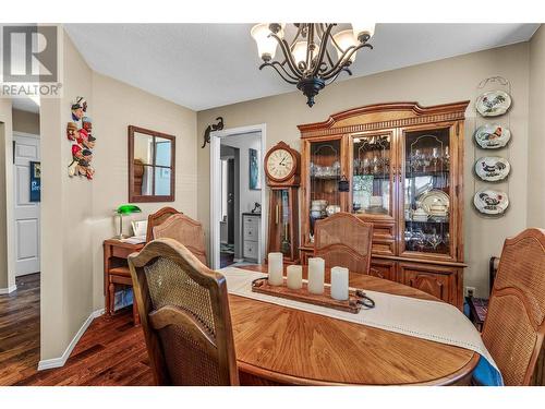 350 Davie Road Unit# 1, Kelowna, BC - Indoor Photo Showing Dining Room