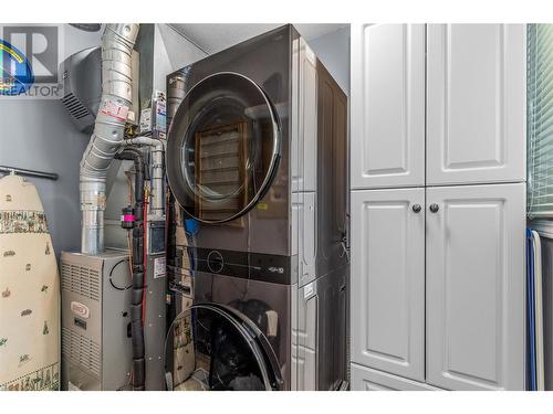 350 Davie Road Unit# 1, Kelowna, BC - Indoor Photo Showing Laundry Room