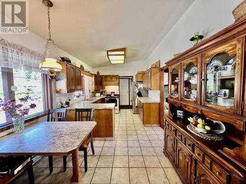 5790 Timothy Lake Road, Lac La Hache, BC - Indoor Photo Showing Dining Room