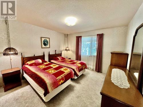 5790 Timothy Lake Road, Lac La Hache, BC - Indoor Photo Showing Bedroom