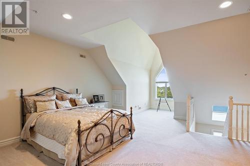 350 Crystal Bay Drive, Amherstburg, ON - Indoor Photo Showing Bedroom