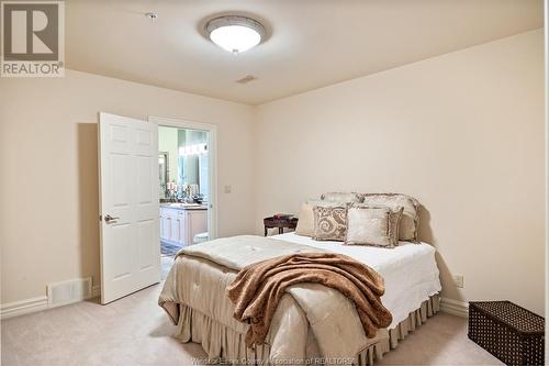 350 Crystal Bay Drive, Amherstburg, ON - Indoor Photo Showing Bedroom