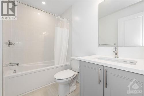 2325 Goldhawk Drive, Ottawa, ON - Indoor Photo Showing Bathroom