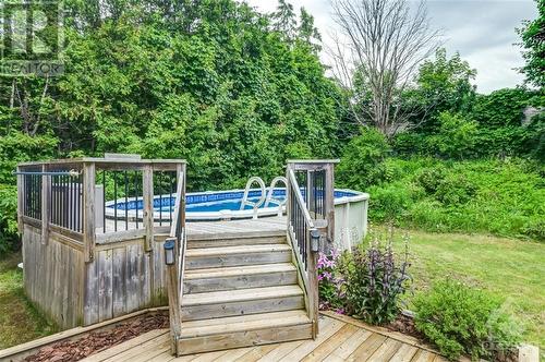 6118 Vineyard Drive, Ottawa, ON - Outdoor With Above Ground Pool