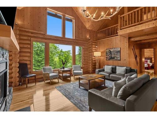 Salon - 5 Ch. Du 46 N., La Macaza, QC - Indoor Photo Showing Living Room With Fireplace