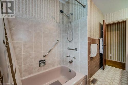 594 Greenbrook Drive, Kitchener, ON - Indoor Photo Showing Bathroom