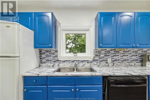 18 Second Ave, Moncton, NB - Indoor Photo Showing Kitchen With Double Sink