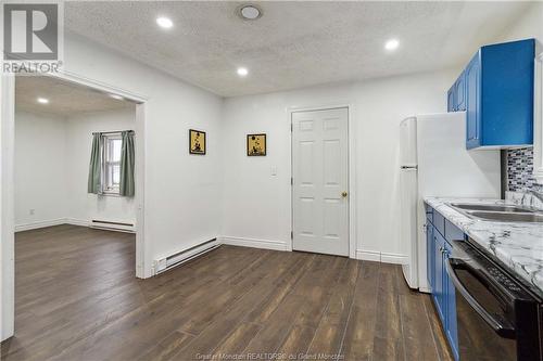 18 Second Ave, Moncton, NB - Indoor Photo Showing Kitchen With Double Sink