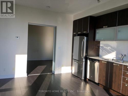 Ph07 - 28 Ted Rogers Way, Toronto (Church-Yonge Corridor), ON - Indoor Photo Showing Kitchen With Stainless Steel Kitchen